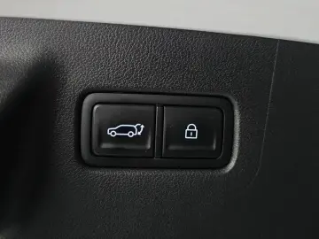2025 Hyundai Santa Fe с пробегом 10 707 км