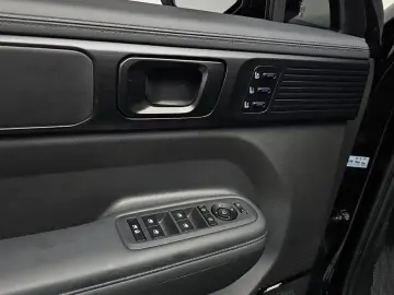 2026 Hyundai Santa Fe с пробегом 12 418 км