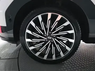 2023 Hyundai Santa Fe с пробегом 27 876 км