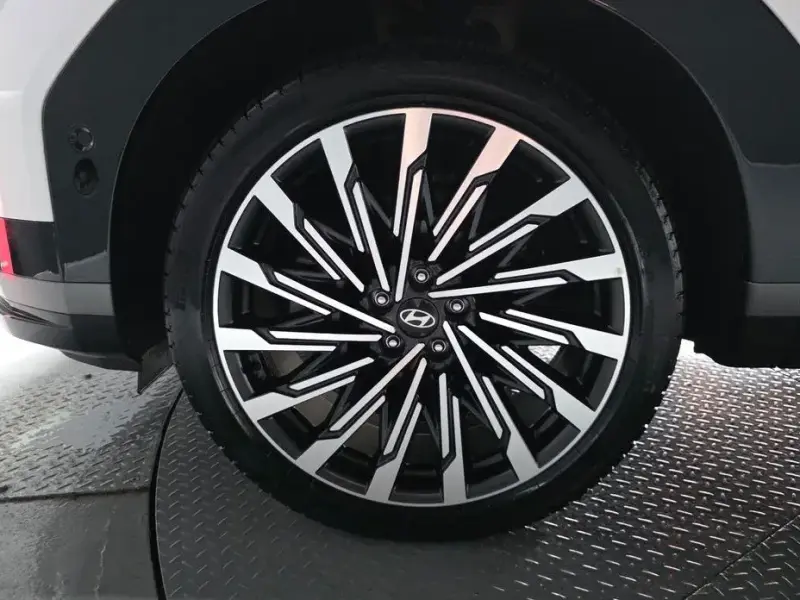 2023 Hyundai Santa Fe с пробегом 27 876 км