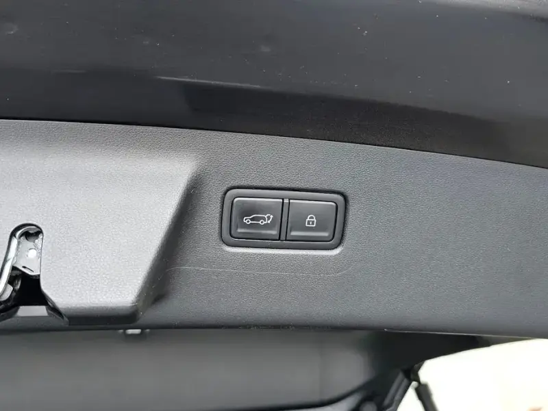 2024 Hyundai Santa Fe с пробегом 32 757 км