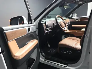 2023 Hyundai Santa Fe с пробегом 27 876 км