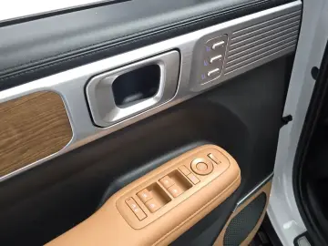 2025 Hyundai Santa Fe с пробегом 47 762 км