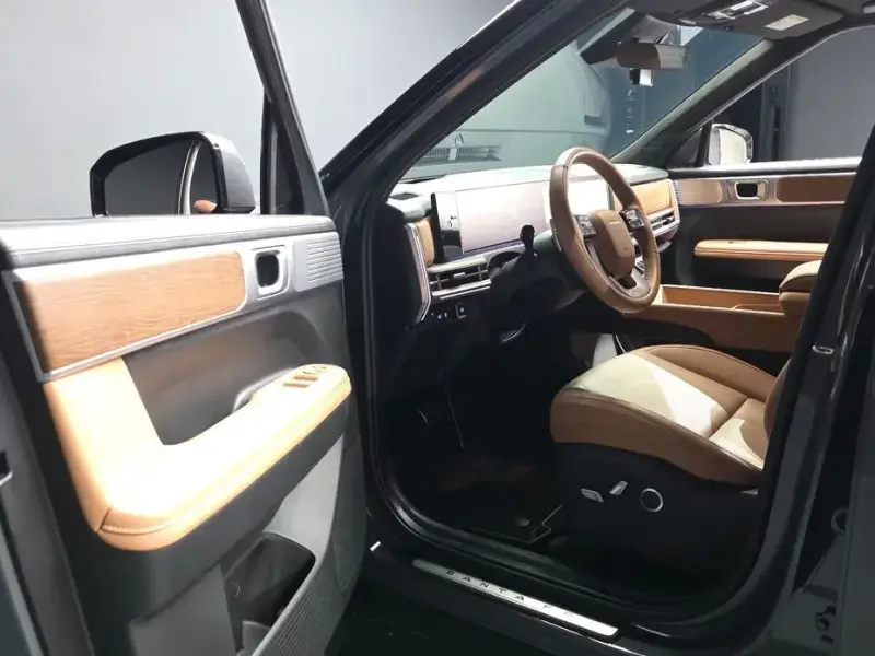 2025 Hyundai Santa Fe с пробегом 44 354 км