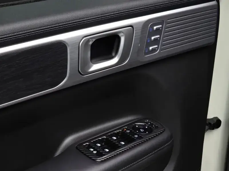 2024 Hyundai Santa Fe с пробегом 12 612 км