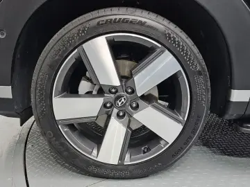 2025 Hyundai Santa Fe с пробегом 19 090 км