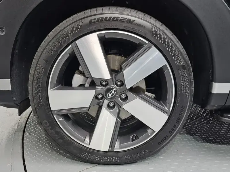 2025 Hyundai Santa Fe с пробегом 19 090 км
