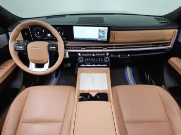 2025 Hyundai Santa Fe с пробегом 19 090 км