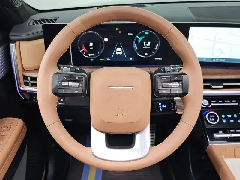 2025 Hyundai Santa Fe с пробегом 19 090 км