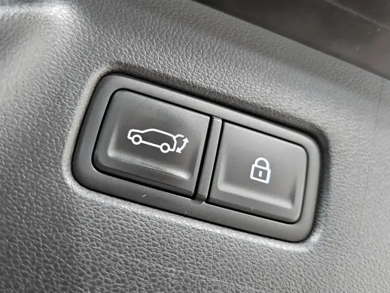 2025 Hyundai Santa Fe с пробегом 19 090 км