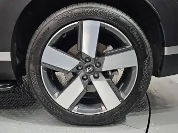 2025 Hyundai Santa Fe с пробегом 19 090 км