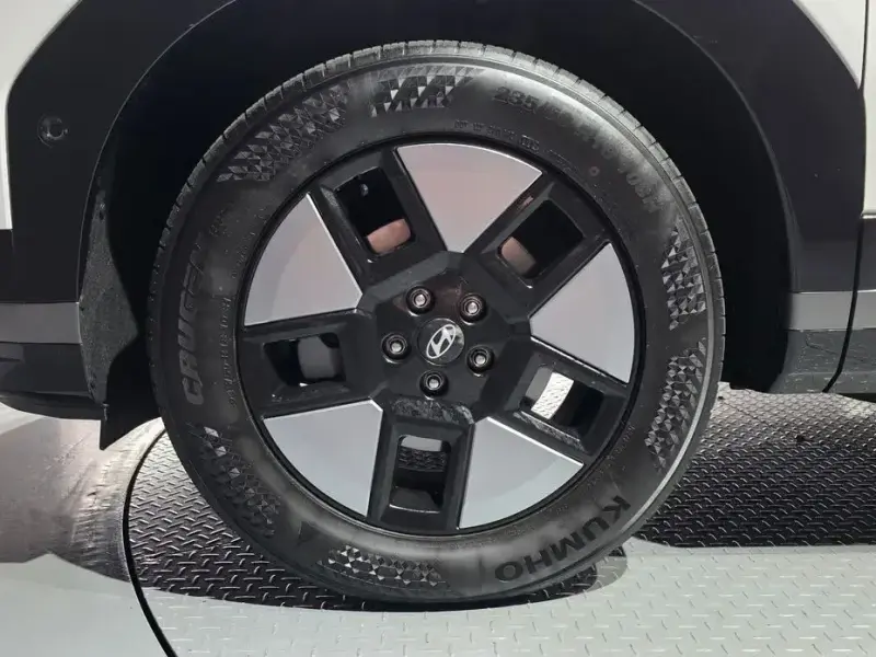 2024 Hyundai Santa Fe с пробегом 28 407 км