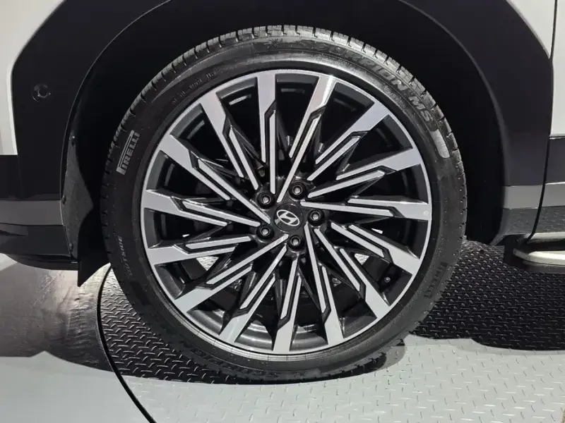 2023 Hyundai Santa Fe с пробегом 57 728 км