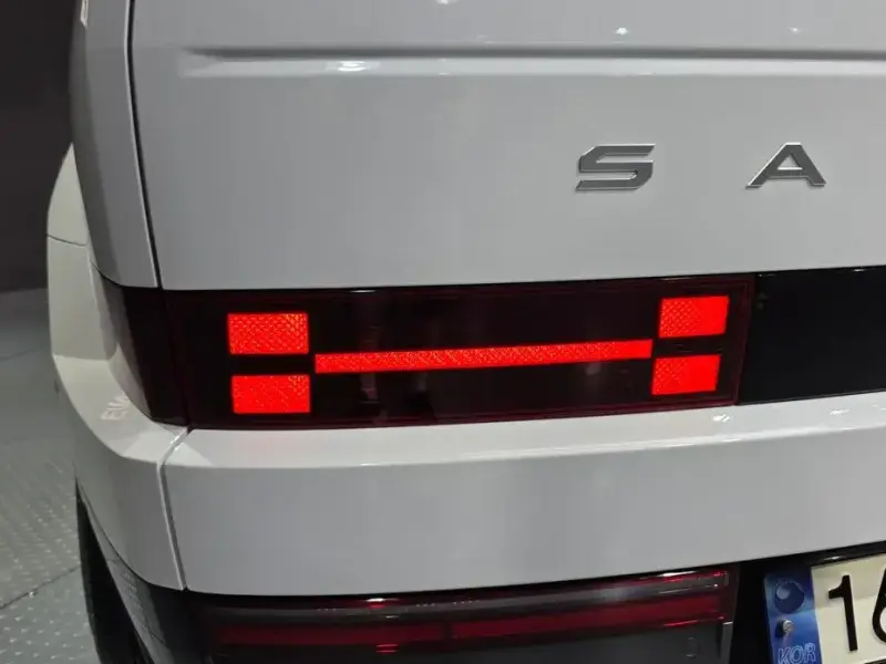 2023 Hyundai Santa Fe с пробегом 57 728 км