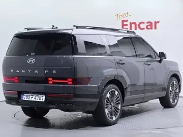 2025 Hyundai Santa Fe с пробегом 17 718 км