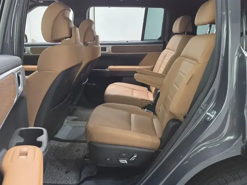 2025 Hyundai Santa Fe с пробегом 17 718 км