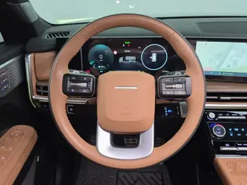 2025 Hyundai Santa Fe с пробегом 17 718 км