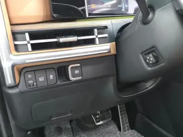 2025 Hyundai Santa Fe с пробегом 17 718 км