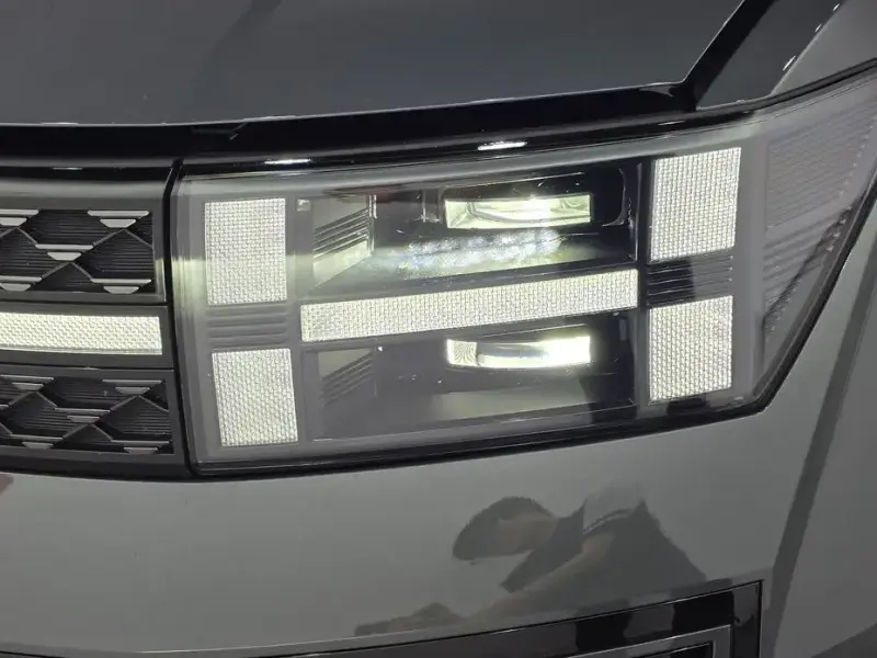 2025 Hyundai Santa Fe с пробегом 17 718 км