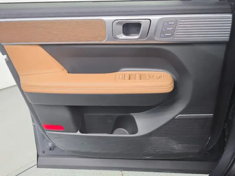 2025 Hyundai Santa Fe с пробегом 17 718 км