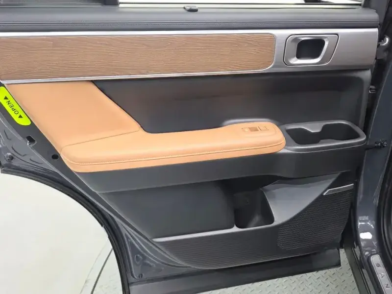 2025 Hyundai Santa Fe с пробегом 17 718 км