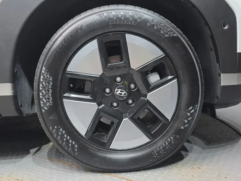 2023 Hyundai Santa Fe с пробегом 18 978 км