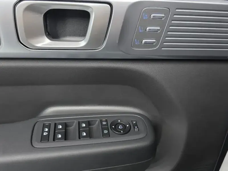 2023 Hyundai Santa Fe с пробегом 18 978 км