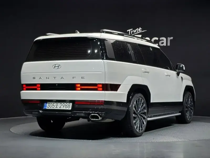2023 Hyundai Santa Fe с пробегом 9 925 км