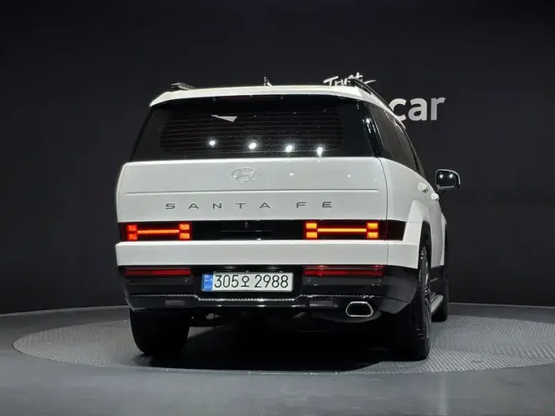 2023 Hyundai Santa Fe с пробегом 9 925 км