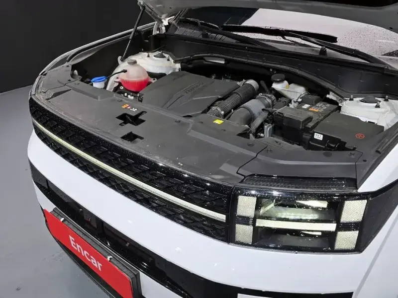 2023 Hyundai Santa Fe с пробегом 9 925 км
