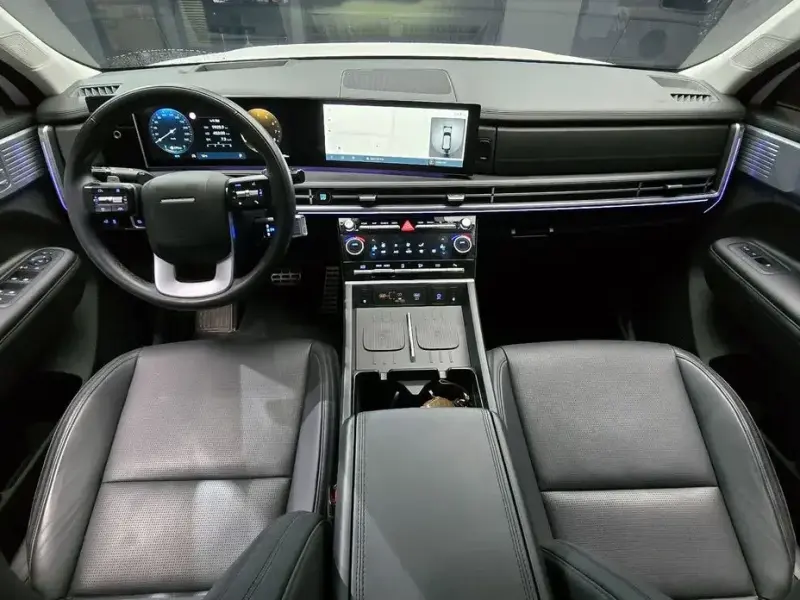 2023 Hyundai Santa Fe с пробегом 9 925 км