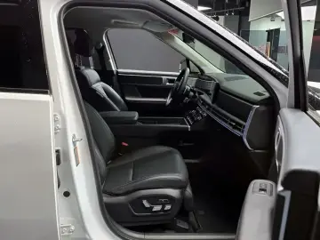 2023 Hyundai Santa Fe с пробегом 9 925 км