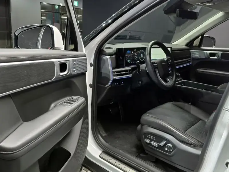 2023 Hyundai Santa Fe с пробегом 9 925 км