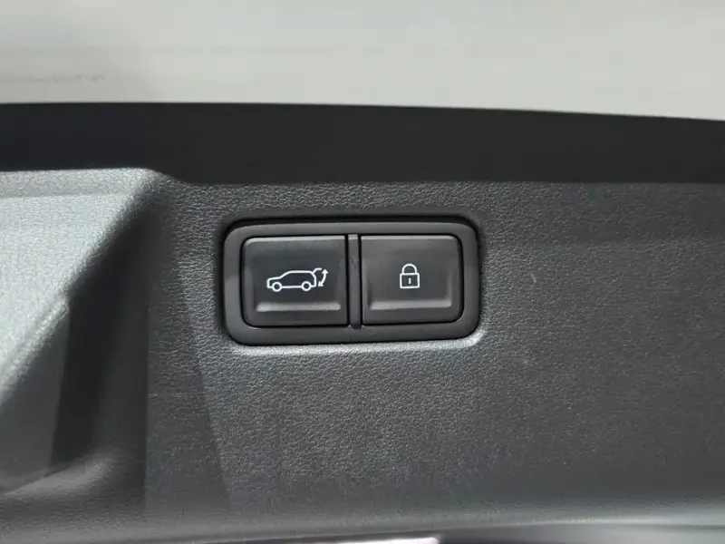 2023 Hyundai Santa Fe с пробегом 9 925 км