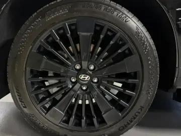 2025 Hyundai Santa Fe с пробегом 18 500 км