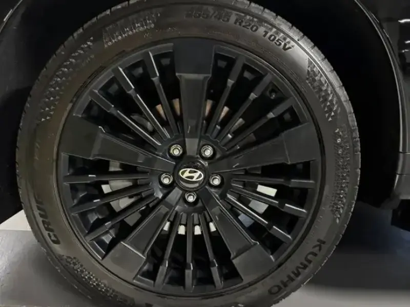 2025 Hyundai Santa Fe с пробегом 18 500 км