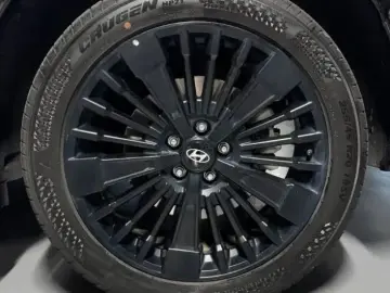 2025 Hyundai Santa Fe с пробегом 18 500 км