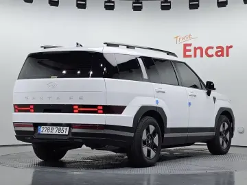 2025 Hyundai Santa Fe с пробегом 6 809 км