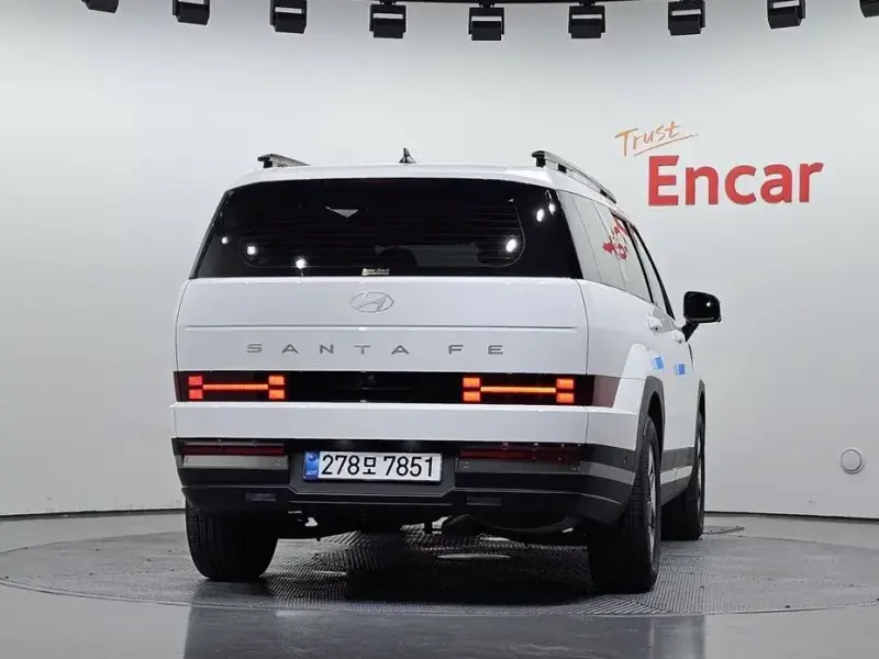 2025 Hyundai Santa Fe с пробегом 6 809 км