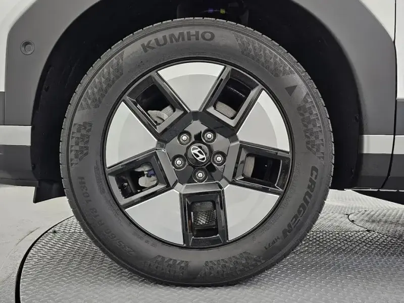 2025 Hyundai Santa Fe с пробегом 6 809 км