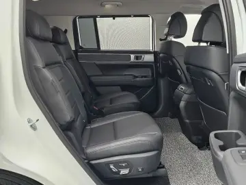 2025 Hyundai Santa Fe с пробегом 6 809 км