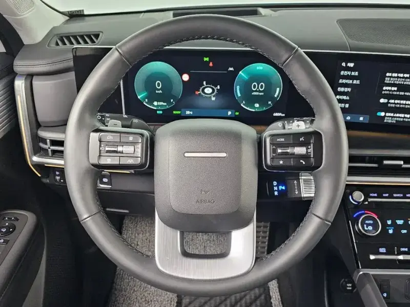 2025 Hyundai Santa Fe с пробегом 6 809 км