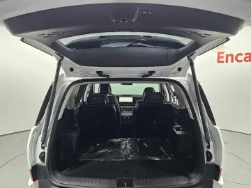2025 Hyundai Santa Fe с пробегом 6 809 км