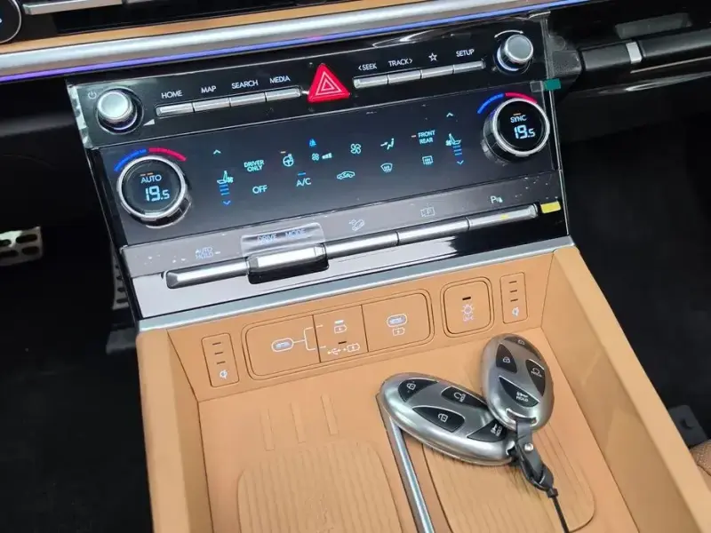 2024 Hyundai Santa Fe с пробегом 17 774 км
