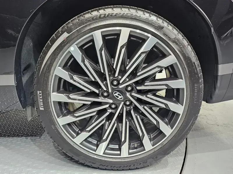 2023 Hyundai Santa Fe с пробегом 42 308 км