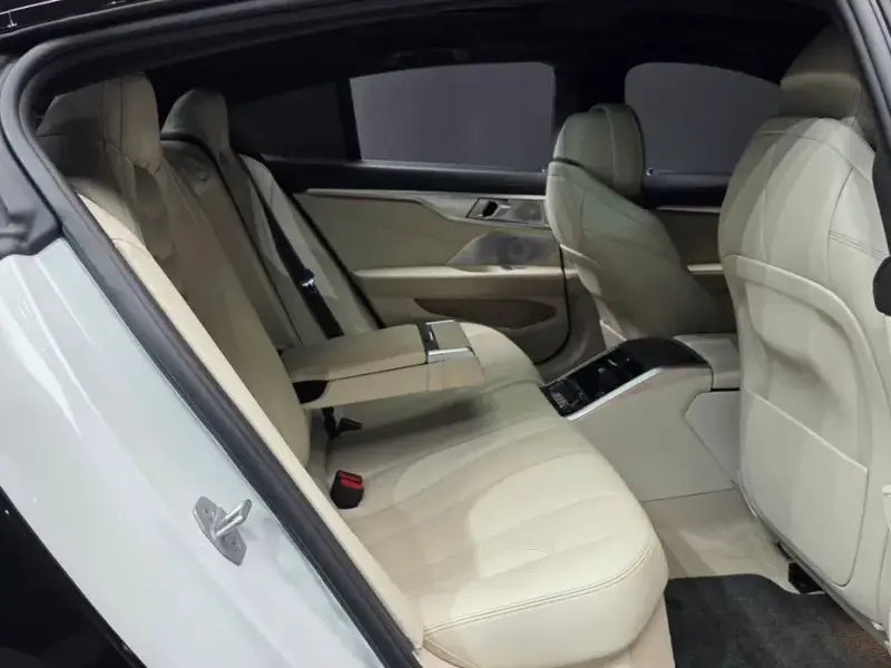 2025 BMW 8 серии с пробегом 20 915 км