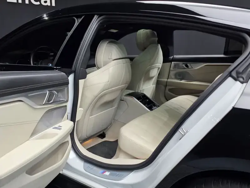 2025 BMW 8 серии с пробегом 20 915 км