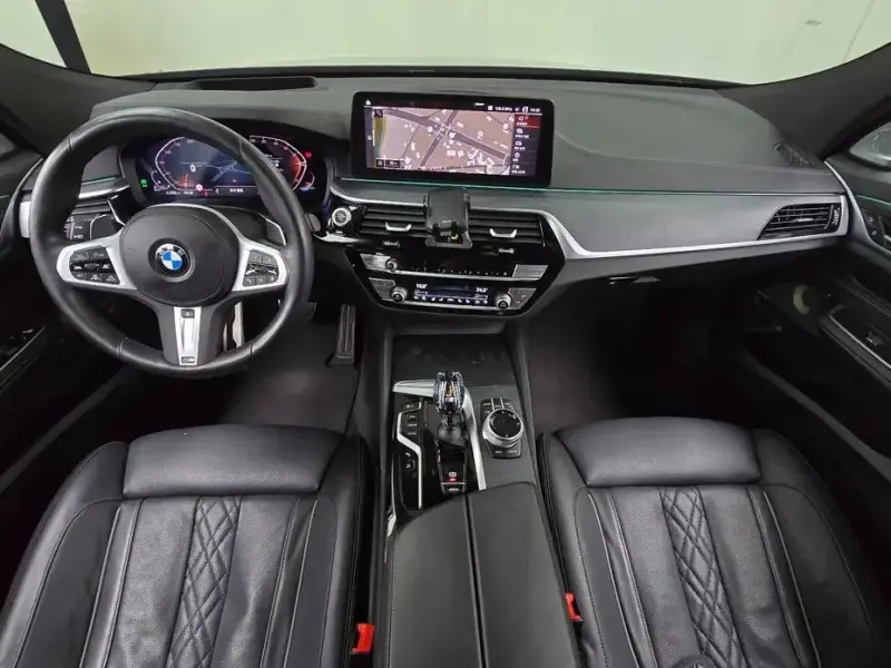 2022 BMW 6 серии с пробегом 48 175 км
