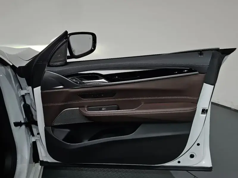 2022 BMW 6 серии с пробегом 53 637 км