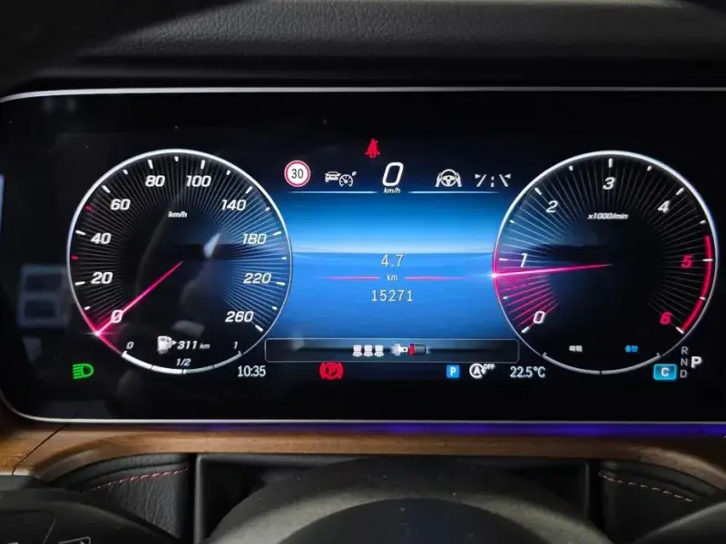 2025 Mercedes-Benz G-Класс с пробегом 15 271 км